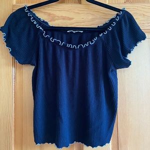 Forever 21 Off-Shoulder Lettuce Edge Crop Top